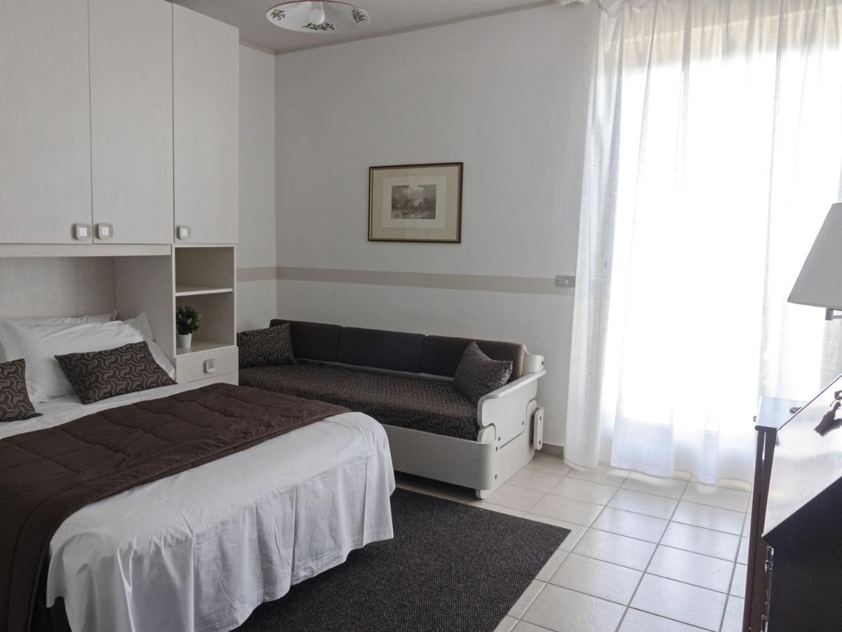 Hotel Funivia Laveno-Mombello Exteriér fotografie