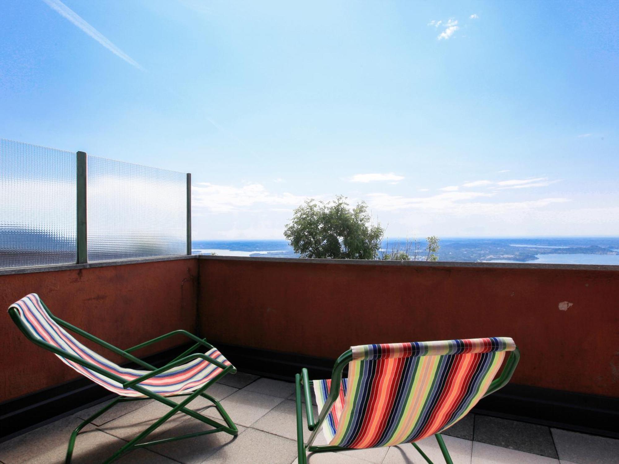 Hotel Funivia Laveno-Mombello Pokoj fotografie