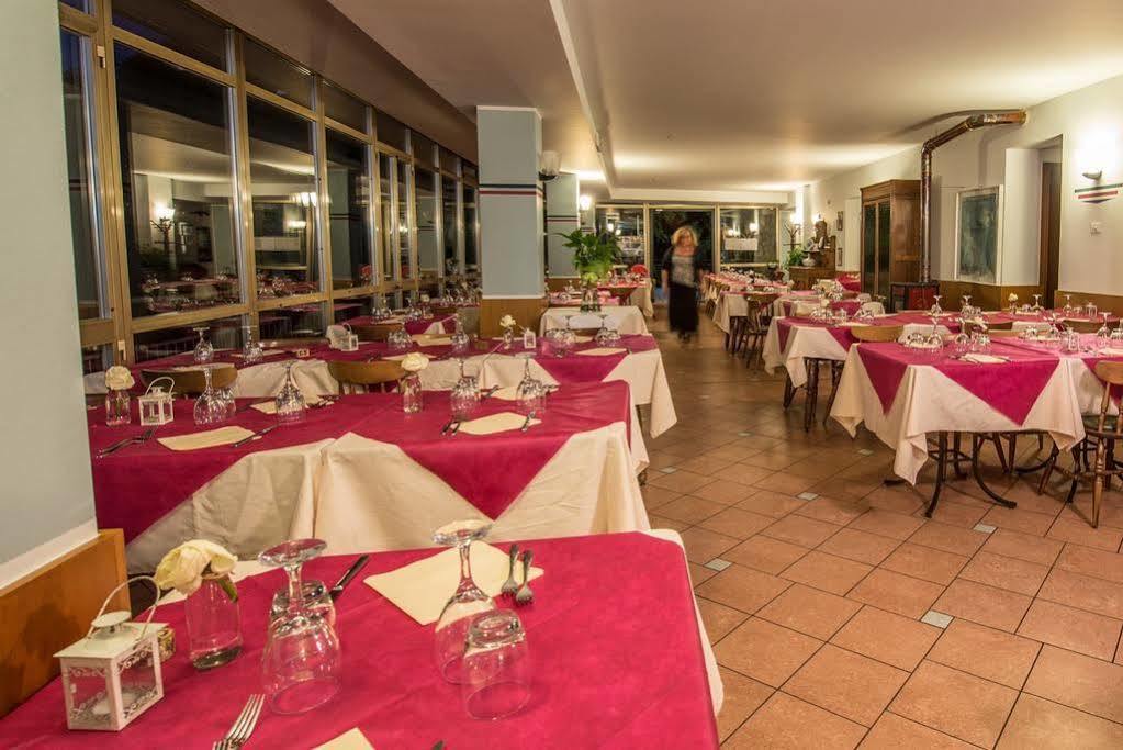 Hotel Funivia Laveno-Mombello Exteriér fotografie